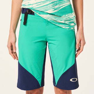 Oakley W. Seeker Airline Short In Green/Blue