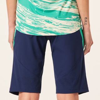 Oakley W. Seeker Airline Short In Green/Blue