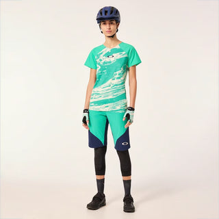 Oakley W. Seeker Airline Short In Green/Blue
